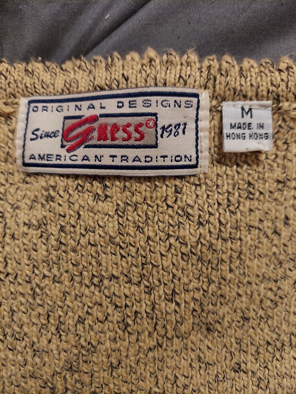 Guess Beige Sleeveless V-Neck Button Crop Top - Picture 4 of 4